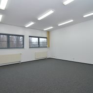 Magazyn 138,20 m2 parter + biuro 260,26 m2 piętro