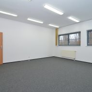 Magazyn 138,20 m2 parter + biuro 260,26 m2 piętro