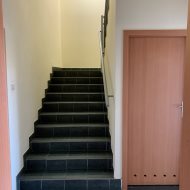 Magazyn 138,20 m2 parter + biuro 260,26 m2 piętro