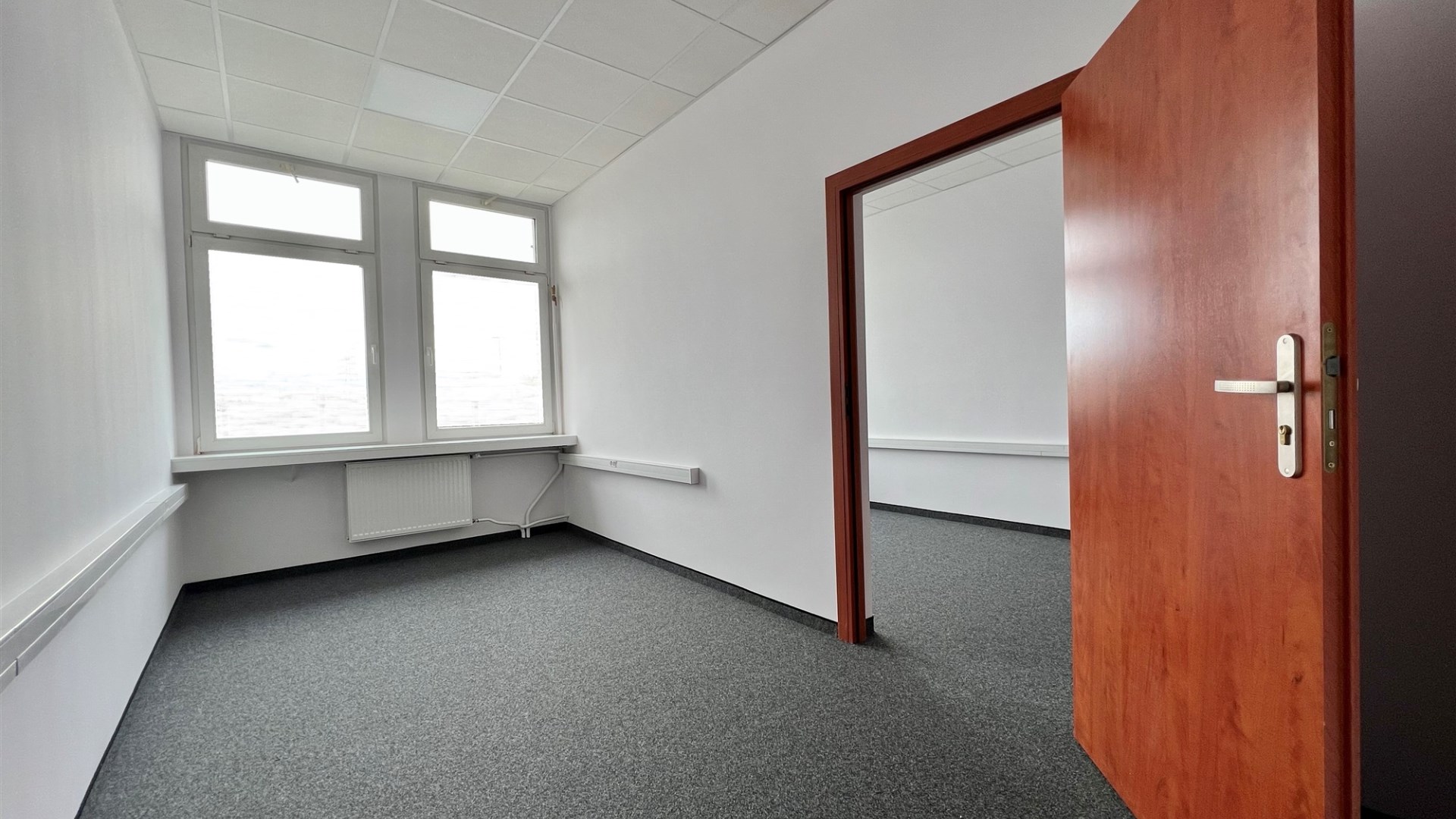 dwa pomieszczenia biurowe 25,98 m2 klima parking