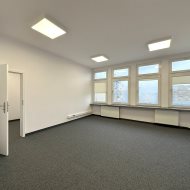 jedno pomieszczenie biurowe 27,36 m2 klima parking