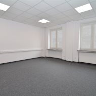 jedno pomieszczenie biurowe 27,36 m2 klima parking