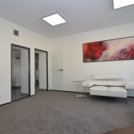 pomieszczenie biurowe 24 m2 klima parking