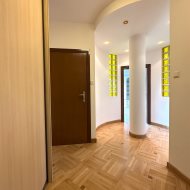 120m2- 5 pokoi- wysokość pom. 2,8m- garaż komórka 