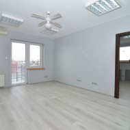 588m2 biurowiec 30 m. postojowych światłowód klima