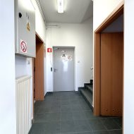  biuro 263,51 m2 piętro + magazyn 138,20 m2 parter