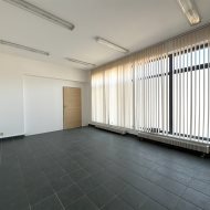  biuro 263,51 m2 piętro + magazyn 138,20 m2 parter