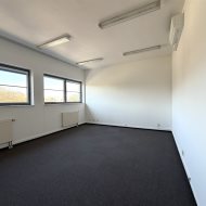  biuro 263,51 m2 piętro + magazyn 138,20 m2 parter