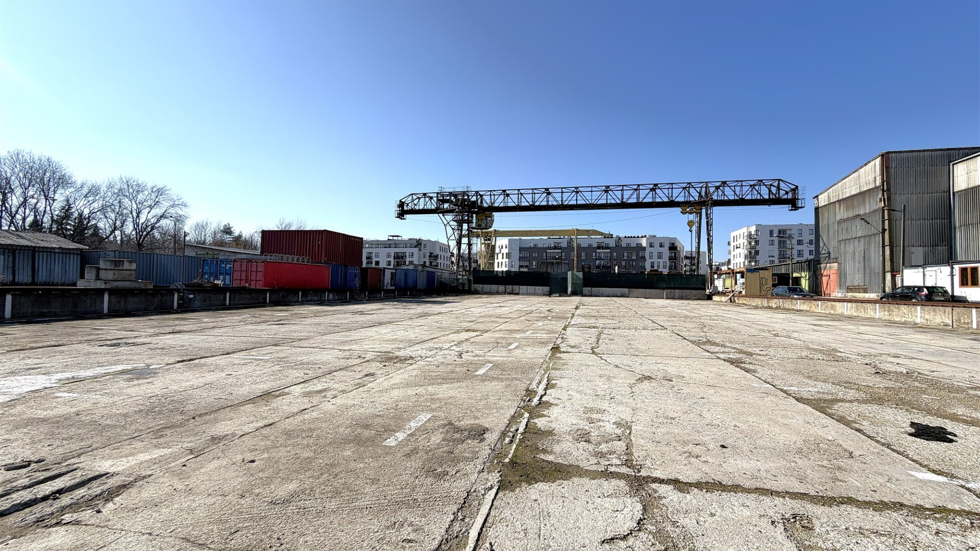 ogrodzony plac pod parkingi 4622 m2 