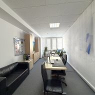 pomieszczenie biurowe 20,73 m2 klima parking