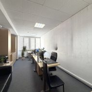 pomieszczenie biurowe 20,73 m2 klima parking