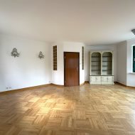 120m2- 5 pokoi- wysokość pom. 2,8m- garaż komórka 