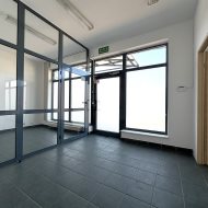  biuro 263,51 m2 piętro + magazyn 138,20 m2 parter