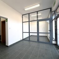  biuro 263,51 m2 piętro + magazyn 138,20 m2 parter