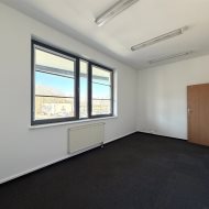  biuro 263,51 m2 piętro + magazyn 138,20 m2 parter