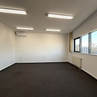  biuro 263,51 m2 piętro + magazyn 138,20 m2 parter