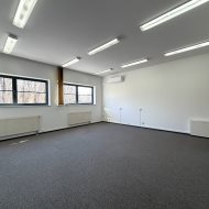  biuro 263,51 m2 piętro + magazyn 138,20 m2 parter