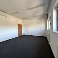 biuro 263,51 m2 piętro + magazyn 138,20 m2 parter