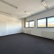  biuro 263,51 m2 piętro + magazyn 138,20 m2 parter