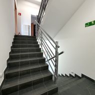  biuro 263,51 m2 piętro + magazyn 138,20 m2 parter