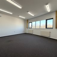  biuro 263,51 m2 piętro + magazyn 138,20 m2 parter