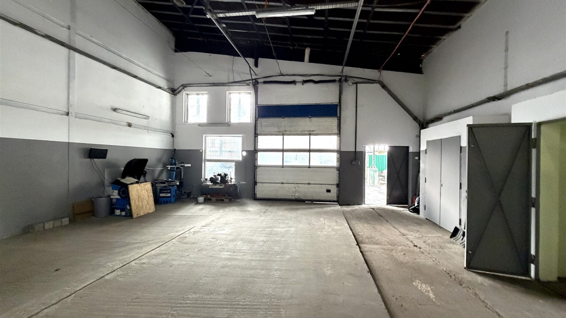 powierzchnia magazynowa 300 m2 