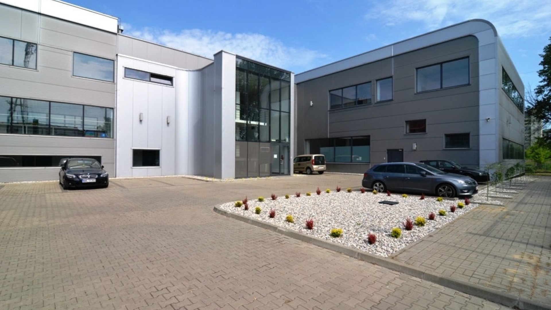 320 m2 pom. biurowo-magazynowe klima parking