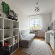42,20 m2 rozkładowe 2 pokoje widna kuchnia balkon