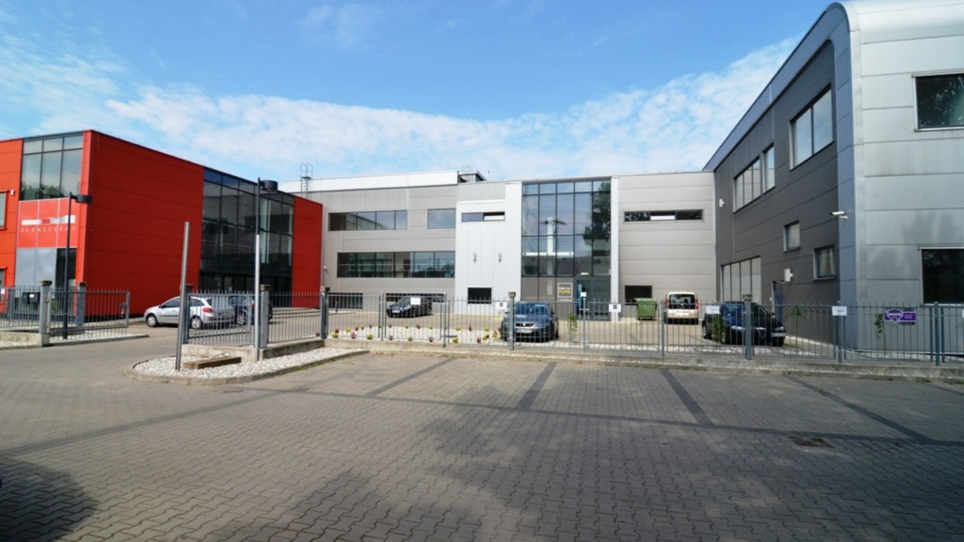 318,40 m2 pom. biurowo-magazynowe klima parking