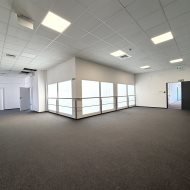 318,40 m2 pom. biurowo-magazynowe klima parking