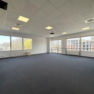 318,40 m2 pom. biurowo-magazynowe klima parking