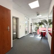 pomieszczenie biurowe 18,44 m2 klima parking