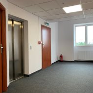 pomieszczenie biurowe 18,44 m2 klima parking