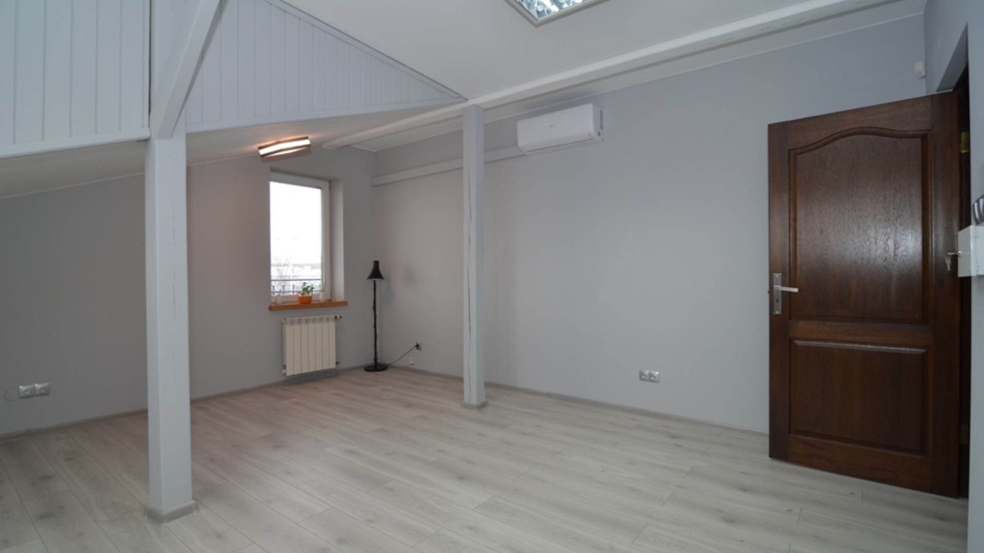 pomieszczenie biurowe 28 m2 parking klimatyzacja