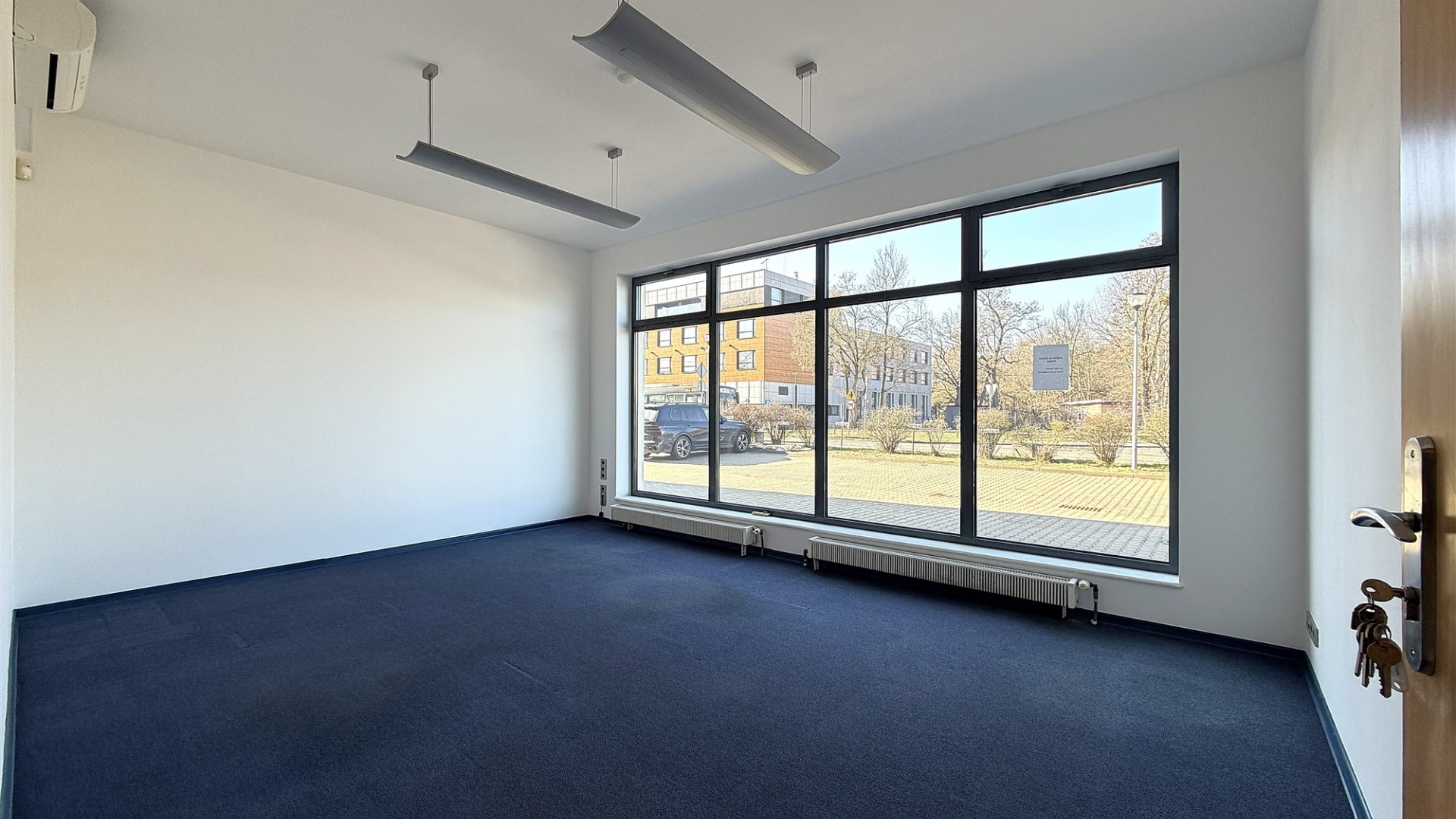  powierzchnia biurowa 23,11m2 parter klima parking