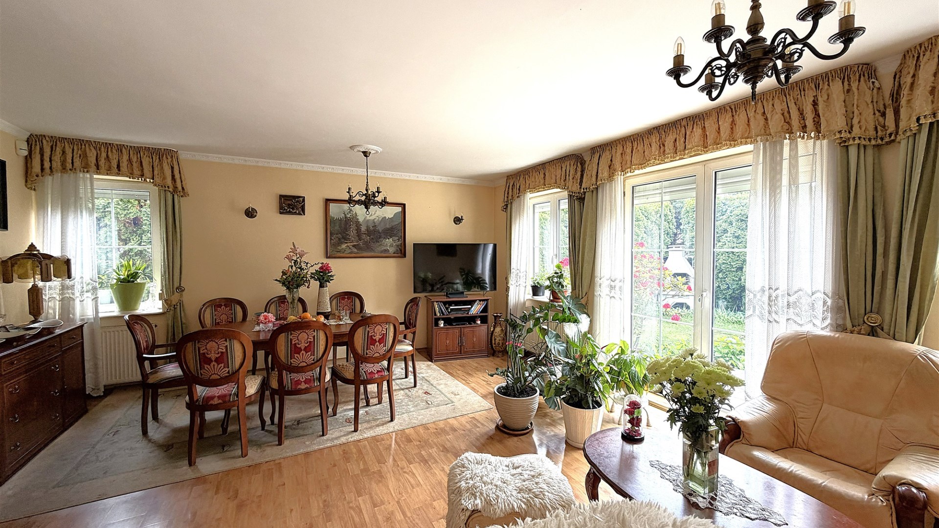 Segment skrajny 126m2 działka 235m2 garaż klima