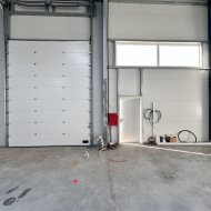 Magazyn 326 m2 parking klima 8 m wysokości