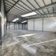 Magazyn 326 m2 parking klima 8 m wysokości
