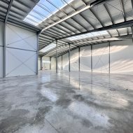 Magazyn 326 m2 parking klima 8 m wysokości