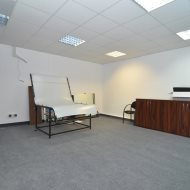 8 pom. biurowych 192,60 m2 klima parking