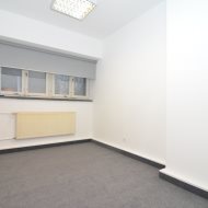 8 pom. biurowych 192,60 m2 klima parking