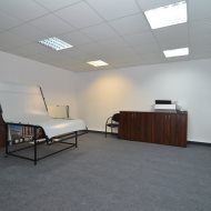 8 pom. biurowych 192,60 m2 klima parking