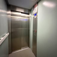 85 m2 - 4 pokoje + m. p. w garażu metro Płocka