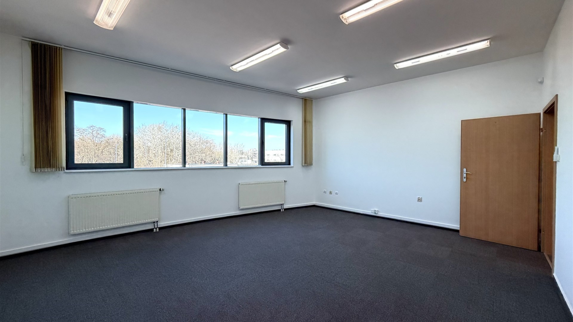  powierzchnia biurowa 33,35m2 parter klima parking