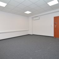jedno pomieszczenie biurowe 26,17 m2 klima parking