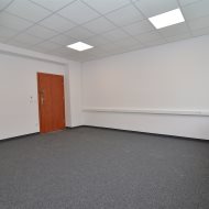 jedno pomieszczenie biurowe 26,17 m2 klima parking