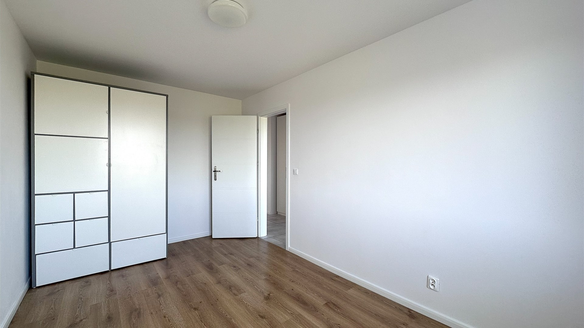 47,50 m2 rozkładowe 2 pokoje widna kuchnia balkon